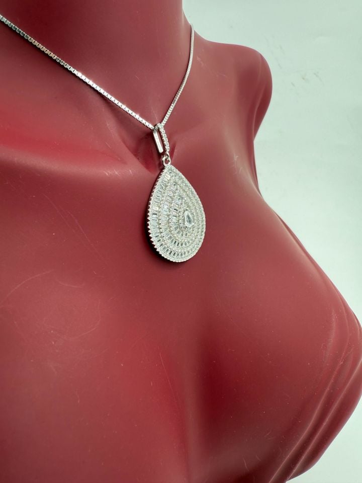 Damla model Mozanit taşlı kolye