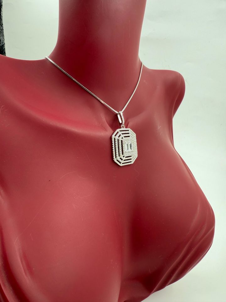Baget model Mozanit taşlı kolye