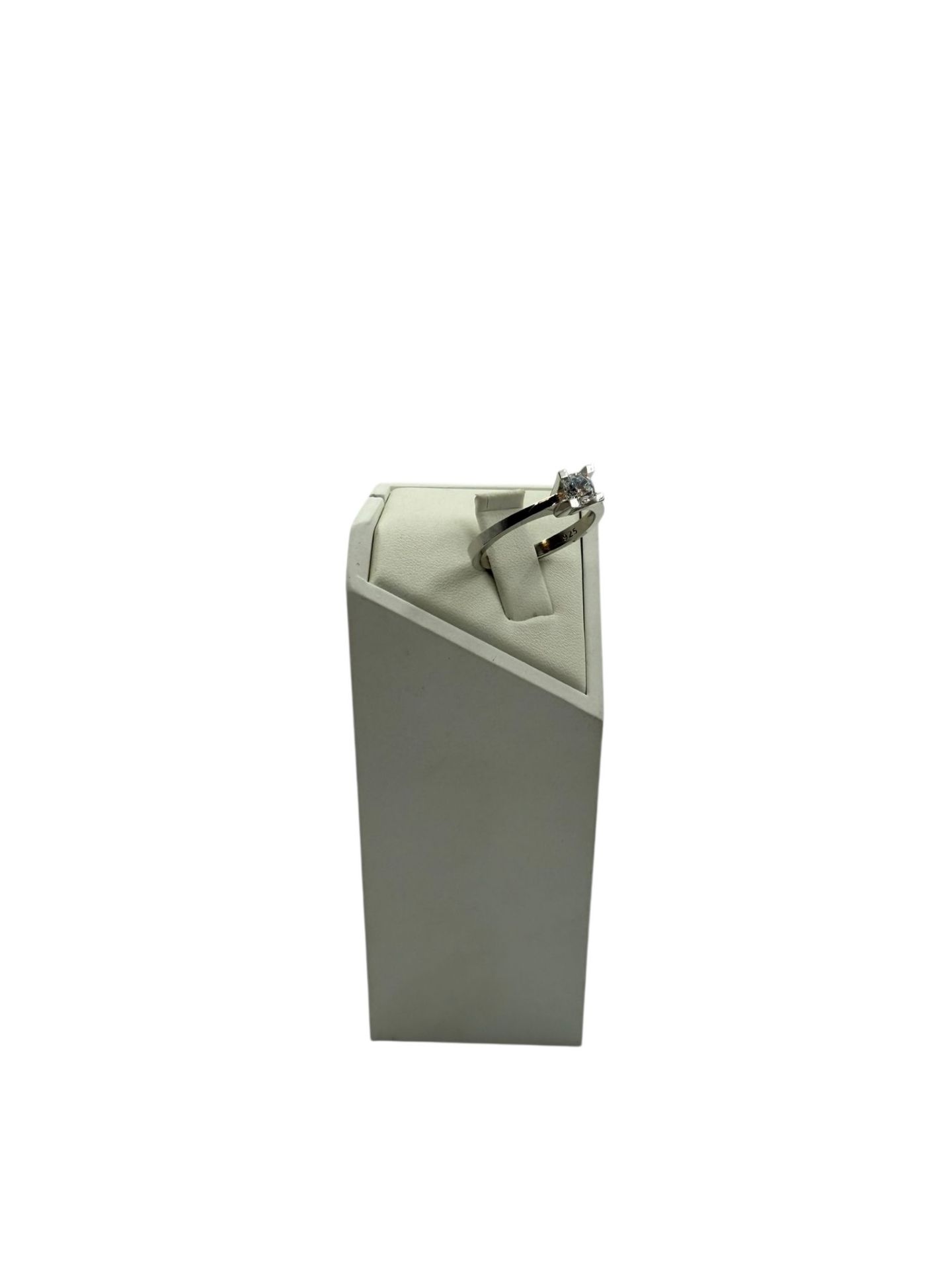 0.50ct Tektaş takoz tırnak yüzük